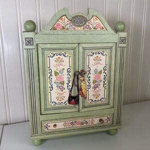 Vintage Mary Engelbreit Doll Closet